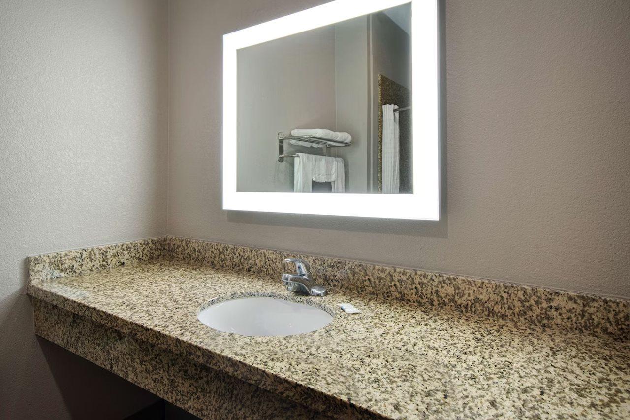 Comfort Suites Fort Worth South Екстер'єр фото